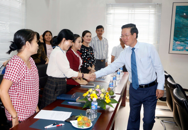 越南国家领导人赴各地拜年 ảnh 2 越南国家领导人赴各地拜年 ảnh 2