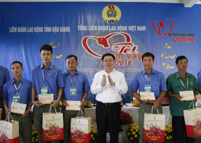 政府副总理王庭惠赴后江省开展新春慰问活动 ảnh 2