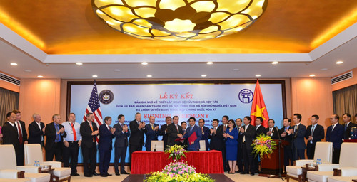 河内扩大国际合作:尽力争取国内外投资 为经济发展铺平道路 ảnh 1 河内扩大国际合作:尽力争取国内外投资 为经济发展铺平道路 ảnh 1