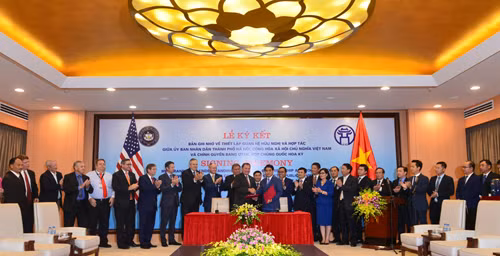 河内扩大国际合作：尽力争取国内外投资 为经济发展铺平道路 ảnh 1