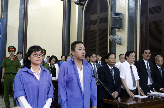 胡志明市人民法院一审开庭审理黄氏玄茹诈骗1万亿多越盾一案 ảnh 1 胡志明市人民法院一审开庭审理黄氏玄茹诈骗1万亿多越盾一案 ảnh 1