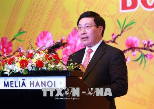 越南政府副总理范平明会见各国驻越外交使团代表 ảnh 1 越南政府副总理范平明会见各国驻越外交使团代表 ảnh 1