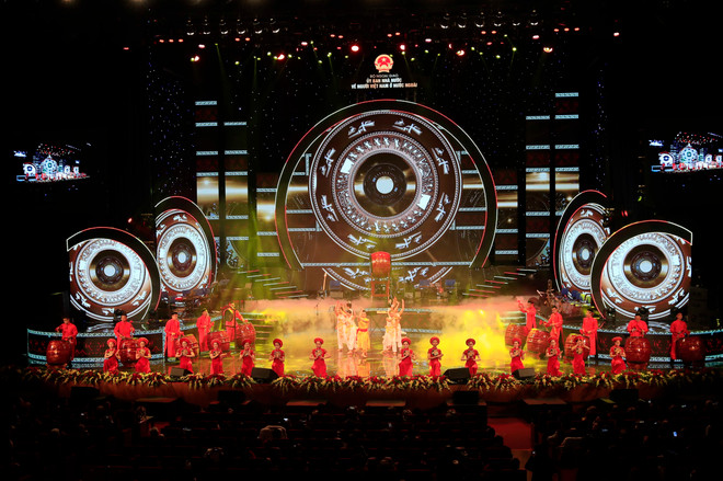 越南侨胞回国过年 感受祖国的温暖 ảnh 1 越南侨胞回国过年 感受祖国的温暖 ảnh 1