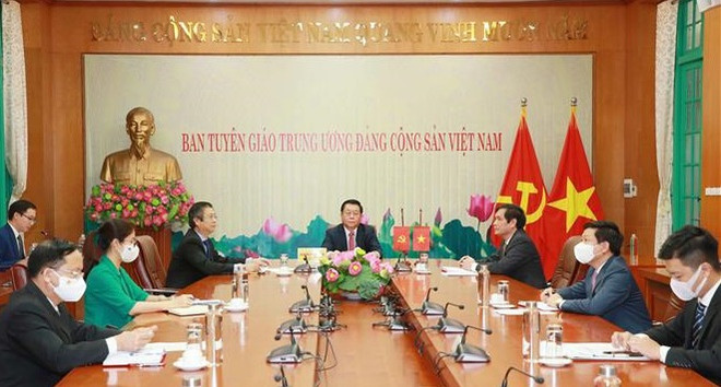 越共中央宣教部部长阮仲义与中共中央宣传部部长黄坤明举行视频会谈 ảnh 1 越共中央宣教部部长阮仲义与中共中央宣传部部长黄坤明举行视频会谈 ảnh 1