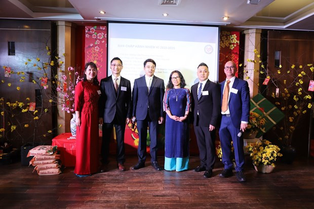 在英越南企业促进与国内企业的合作 ảnh 2 在英越南企业促进与国内企业的合作 ảnh 2