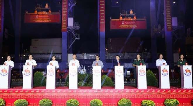 范明政总理出席新港-吉莱港年初首批发货仪式 ảnh 1 范明政总理出席新港-吉莱港年初首批发货仪式 ảnh 1