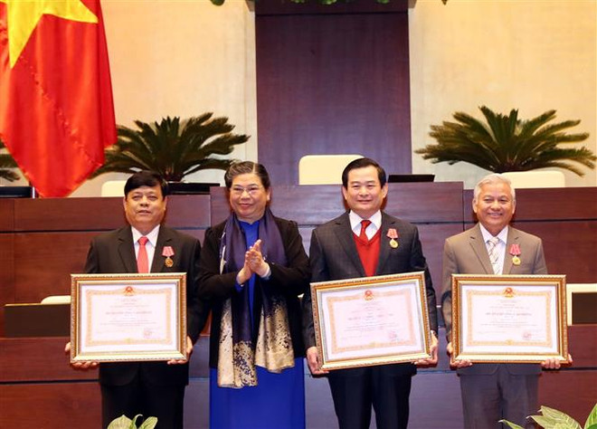 越南国会办公厅召开2019年任务部署会议 阮氏金银出席 ảnh 2