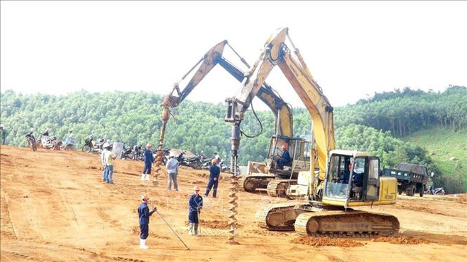 两家光伏发电站在富安省动工兴建 ảnh 1 两家光伏发电站在富安省动工兴建 ảnh 1