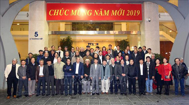 历代越通社领导人谈推翻种族灭绝制度40年 ảnh 3