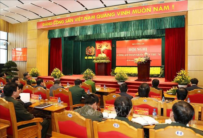 越共中央总书记、国家主席阮富仲出席第74次全国公安会议 ảnh 1 越共中央总书记、国家主席阮富仲出席第74次全国公安会议 ảnh 1