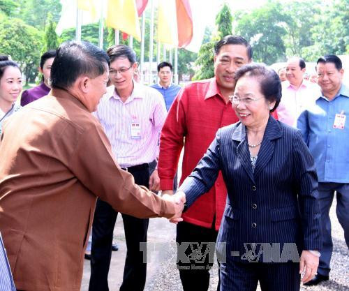 阮氏缘副主席会见老挝万象省委书记兼省长维东·赛雅颂 ảnh 1 阮氏缘副主席会见老挝万象省委书记兼省长维东·赛雅颂 ảnh 1