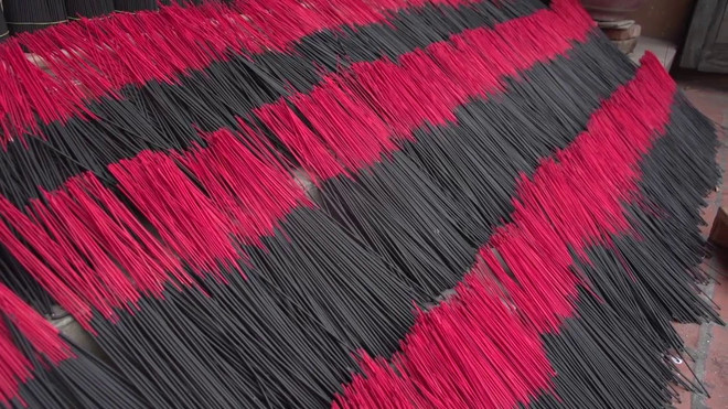 北宁省爪村努力保护传统佛香制作技艺 ảnh 2 北宁省爪村努力保护传统佛香制作技艺 ảnh 2