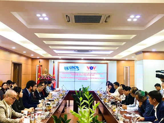 联合国驻越南的15个代表机构代表访问了越南之声广播电台 ảnh 2 联合国驻越南的15个代表机构代表访问了越南之声广播电台 ảnh 2