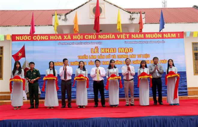 “黄沙长沙归属越南-历史证据和法律依据”图片资料展亮相平顺省 ảnh 1 “黄沙长沙归属越南-历史证据和法律依据”图片资料展亮相平顺省 ảnh 1