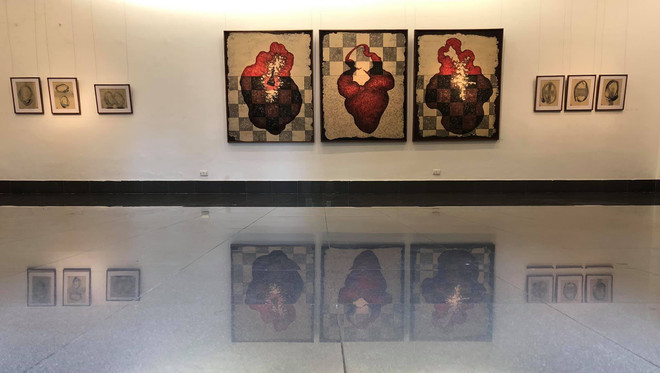 “油漆与纸’绘画展”为美术绘画寻找新的材料 ảnh 1 “油漆与纸’绘画展”为美术绘画寻找新的材料 ảnh 1