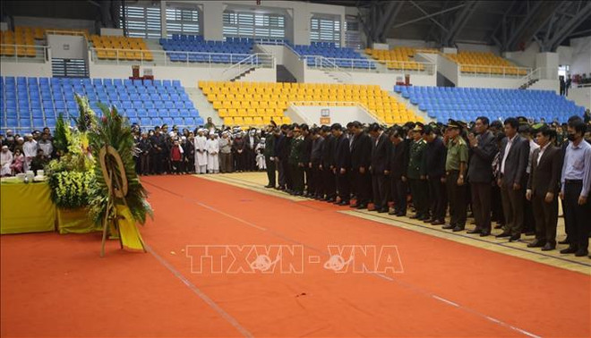 在广治省向化县山体滑坡事件中牺牲的22名干部战士吊唁仪式和追悼会隆重举行 ảnh 1 在广治省向化县山体滑坡事件中牺牲的22名干部战士吊唁仪式和追悼会隆重举行 ảnh 1