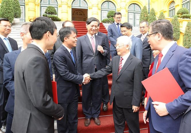 越共中央总书记、国家主席阮富仲向驻外大使颁发任命书 ảnh 2 越共中央总书记、国家主席阮富仲向驻外大使颁发任命书 ảnh 2