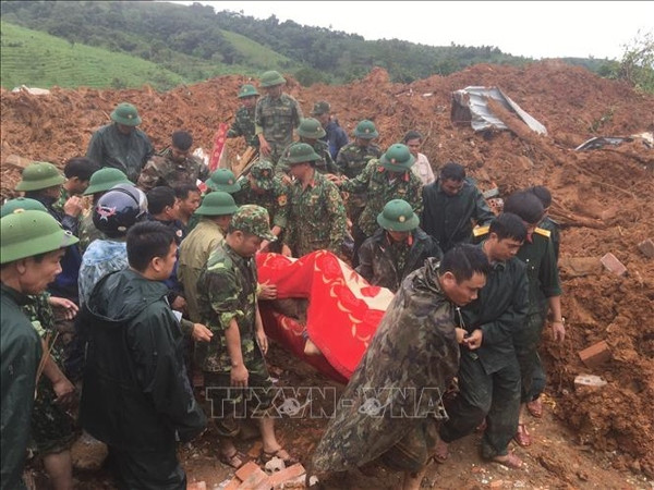 政府总理为337号国防经济团22名烈士追授“祖国记功”证书 ảnh 1 政府总理为337号国防经济团22名烈士追授“祖国记功”证书 ảnh 1