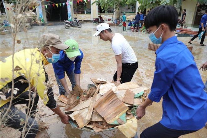 政府总理决定向中部灾区紧急提供援助资金5000亿越盾 ảnh 1 政府总理决定向中部灾区紧急提供援助资金5000亿越盾 ảnh 1