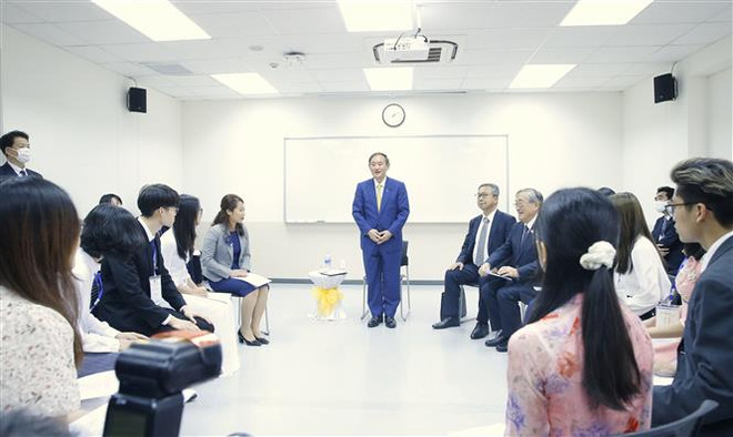 日本首相菅义伟会见越日大学的大学生 ảnh 1 日本首相菅义伟会见越日大学的大学生 ảnh 1