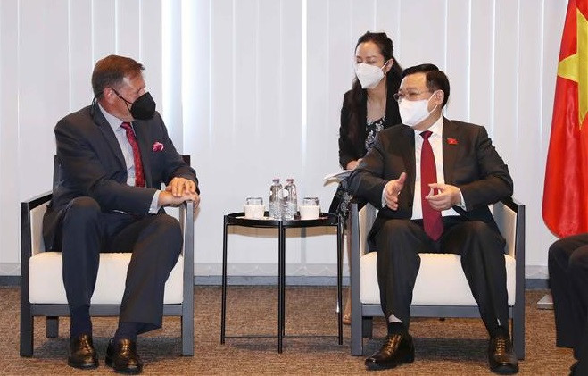 国会主席王廷惠会见比利时部分集团领导 ảnh 1 国会主席王廷惠会见比利时部分集团领导 ảnh 1