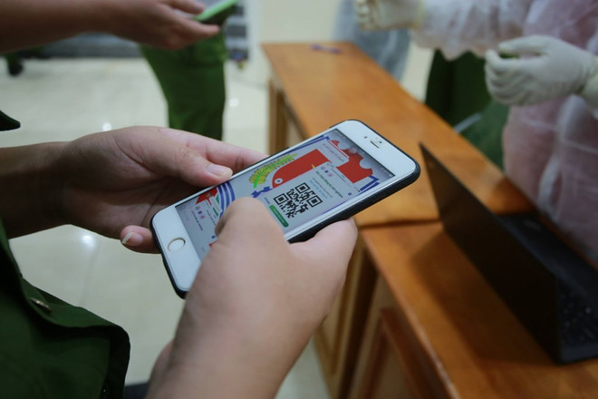 越捷运送近1000名公安民警到胡志明市抗疫 ảnh 2  越捷运送近1000名公安民警到胡志明市抗疫 ảnh 2