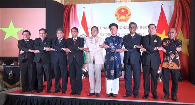 越南驻外使领馆和使团举行国庆76周年庆祝活动 ảnh 1 越南驻外使领馆和使团举行国庆76周年庆祝活动 ảnh 1