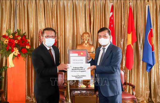 新加坡淡马锡基金向越南捐赠呼吸机和其他防疫物资 ảnh 1  新加坡淡马锡基金向越南捐赠呼吸机和其他防疫物资 ảnh 1