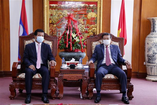 越南国庆76周年：老挝各部门领导高度评价越南取得的成就 ảnh 2