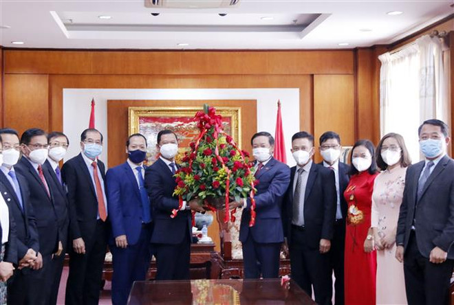 越南国庆76周年：老挝各部门领导高度评价越南取得的成就 ảnh 1