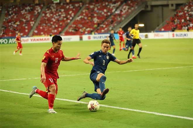 2020年“铃木杯”东南亚男足锦标赛半决赛首回合：越南队0-2输给泰国队 ảnh 2