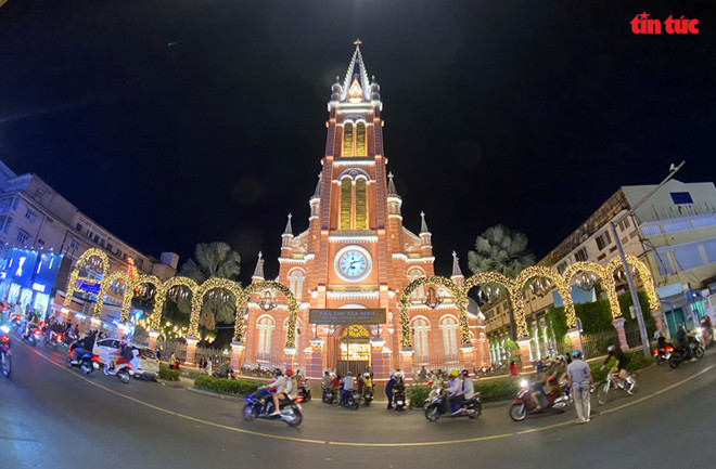 疫情之下胡志明市过个欢乐祥和、健康安全的圣诞节 ảnh 1