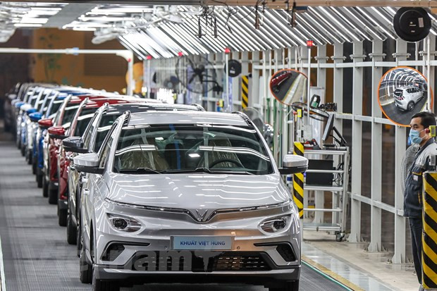 Vinfast首辆VF e34电动汽车下线并交付客户 ảnh 1 Vinfast首辆VF e34电动汽车下线并交付客户 ảnh 1