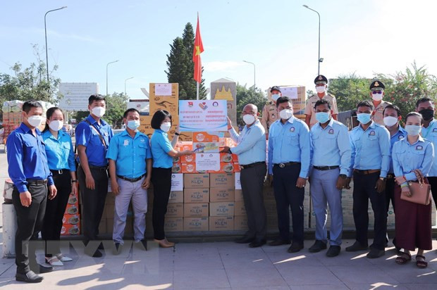 柬埔寨向越南捐赠食品和防疫物资 ảnh 1