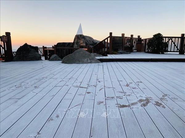 北部地区寒潮侵袭 番西邦山顶落下雪花 ảnh 3 北部地区寒潮侵袭 番西邦山顶落下雪花 ảnh 3