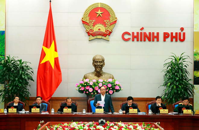 越南政府总理阮春福主持召开政府2月例行会议 ảnh 1