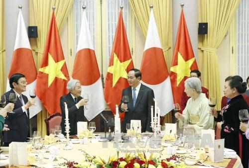 日本天皇与皇后圆满结束对越南的国事访问 ảnh 1 日本天皇与皇后圆满结束对越南的国事访问 ảnh 1