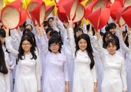 3000名女生身穿奥黛游行 庆祝胡志明市奥黛节 ảnh 5 3000名女生身穿奥黛游行 庆祝胡志明市奥黛节 ảnh 5