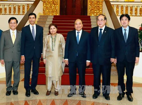 越南政府总理阮春福会见联合国各位副秘书长 ảnh 1