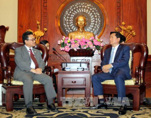 胡志明市委书记丁罗升会见日本新任驻胡志明市总领事川上纯一 ảnh 1 胡志明市委书记丁罗升会见日本新任驻胡志明市总领事川上纯一 ảnh 1