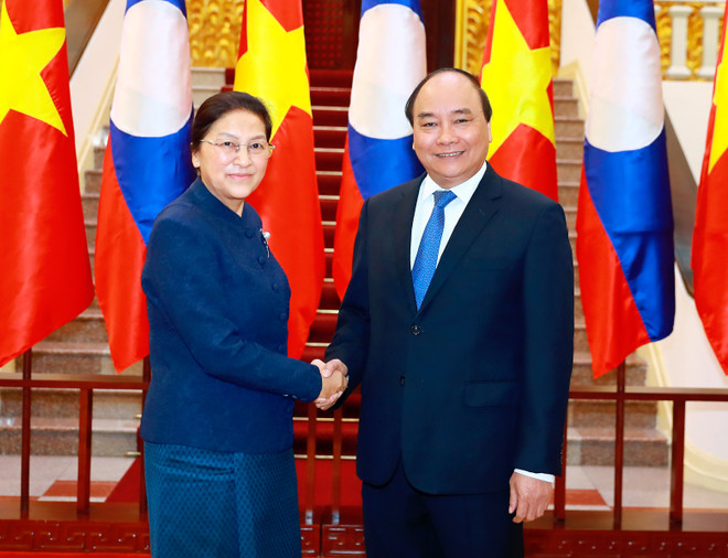越南政府总理阮春福会见老挝国会主席巴妮•雅陶都 ảnh 1 越南政府总理阮春福会见老挝国会主席巴妮•雅陶都 ảnh 1