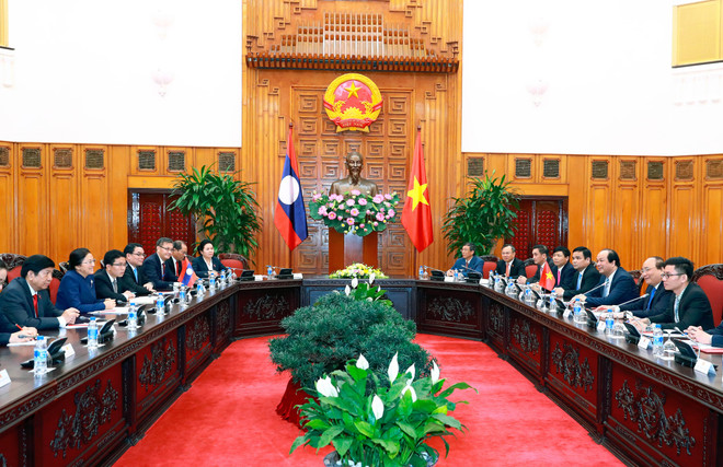 越南政府总理阮春福会见老挝国会主席巴妮•雅陶都 ảnh 2 越南政府总理阮春福会见老挝国会主席巴妮•雅陶都 ảnh 2