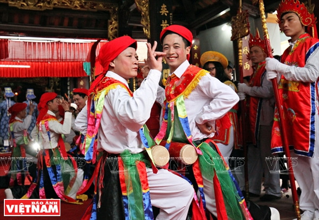 河内清池县朝曲村的传统艺术——蓬舞 ảnh 1