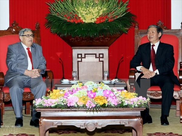 越共中央书记处常务书记丁世兄会见法国共产党常务委员会协调员让·查尔斯·内格雷 ảnh 1 越共中央书记处常务书记丁世兄会见法国共产党常务委员会协调员让·查尔斯·内格雷 ảnh 1