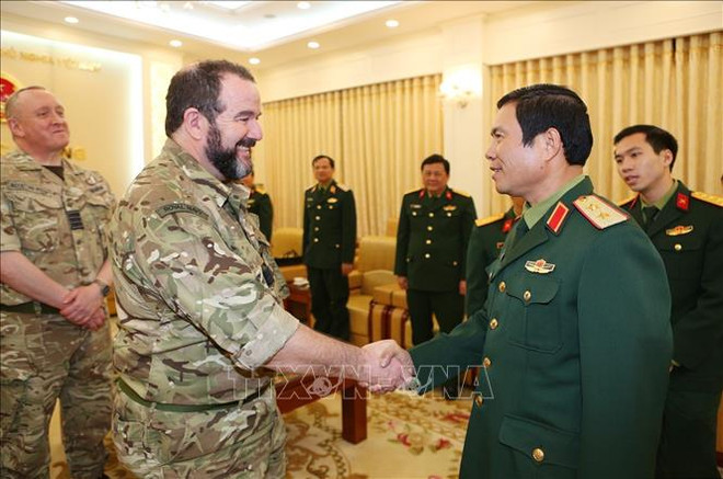 越南与英国加强维和部队的军医合作 ảnh 1 越南与英国加强维和部队的军医合作 ảnh 1