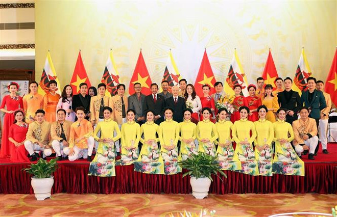 越共中央总书记阮富仲:越南与文莱关系在“质”与“量”上均的重要进展 ảnh 2 越共中央总书记阮富仲:越南与文莱关系在“质”与“量”上均的重要进展 ảnh 2