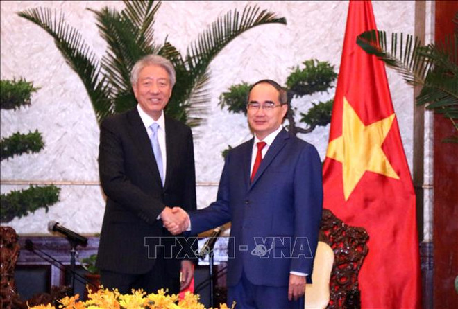 胡志明市市委书记阮善仁会见新加坡副总理张志贤 ảnh 1 胡志明市市委书记阮善仁会见新加坡副总理张志贤 ảnh 1