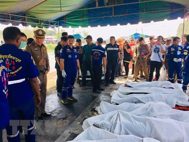 泰国西部发生重大交通事故 致5名越南人遇难 ảnh 1 泰国西部发生重大交通事故 致5名越南人遇难 ảnh 1