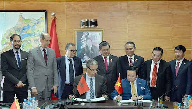 越南与摩洛哥签署多项合作文件 ảnh 1