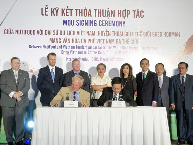 越南NutiFood与高尔夫球界传奇人物诺曼合作向世界推介越南咖啡文化 ảnh 2 越南NutiFood与高尔夫球界传奇人物诺曼合作向世界推介越南咖啡文化 ảnh 2